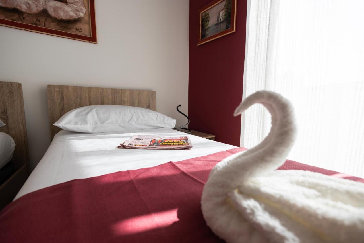 Palermonamour Art Gallery Suite Bagian luar foto