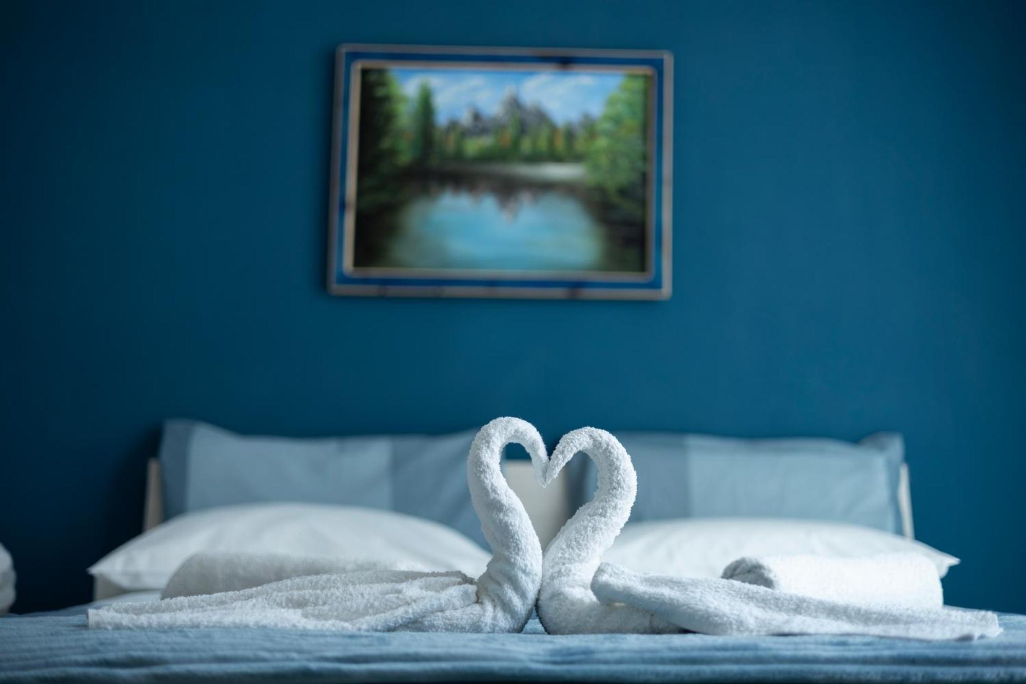 Palermonamour Art Gallery Suite Bagian luar foto