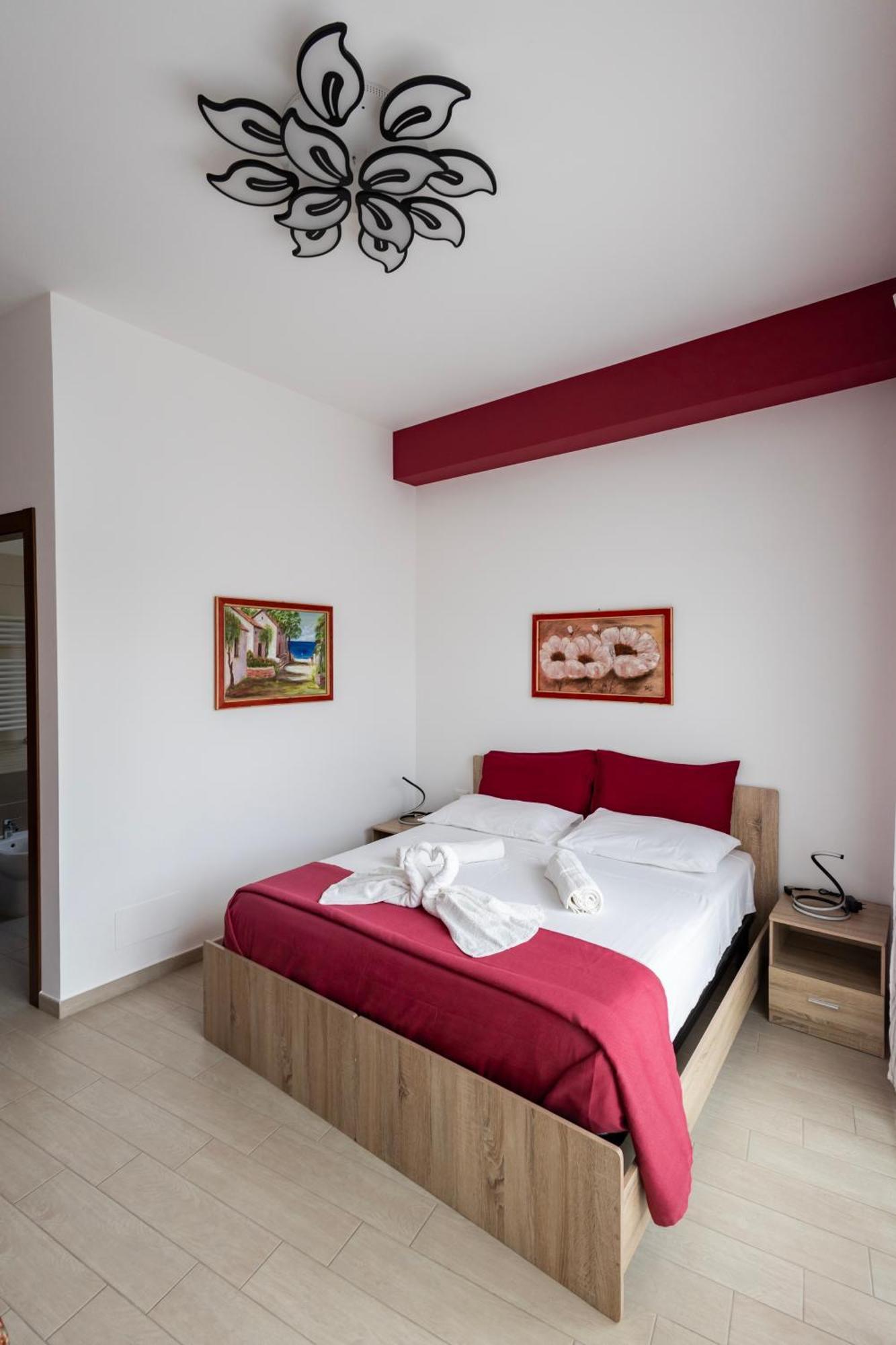 Palermonamour Art Gallery Suite Bagian luar foto
