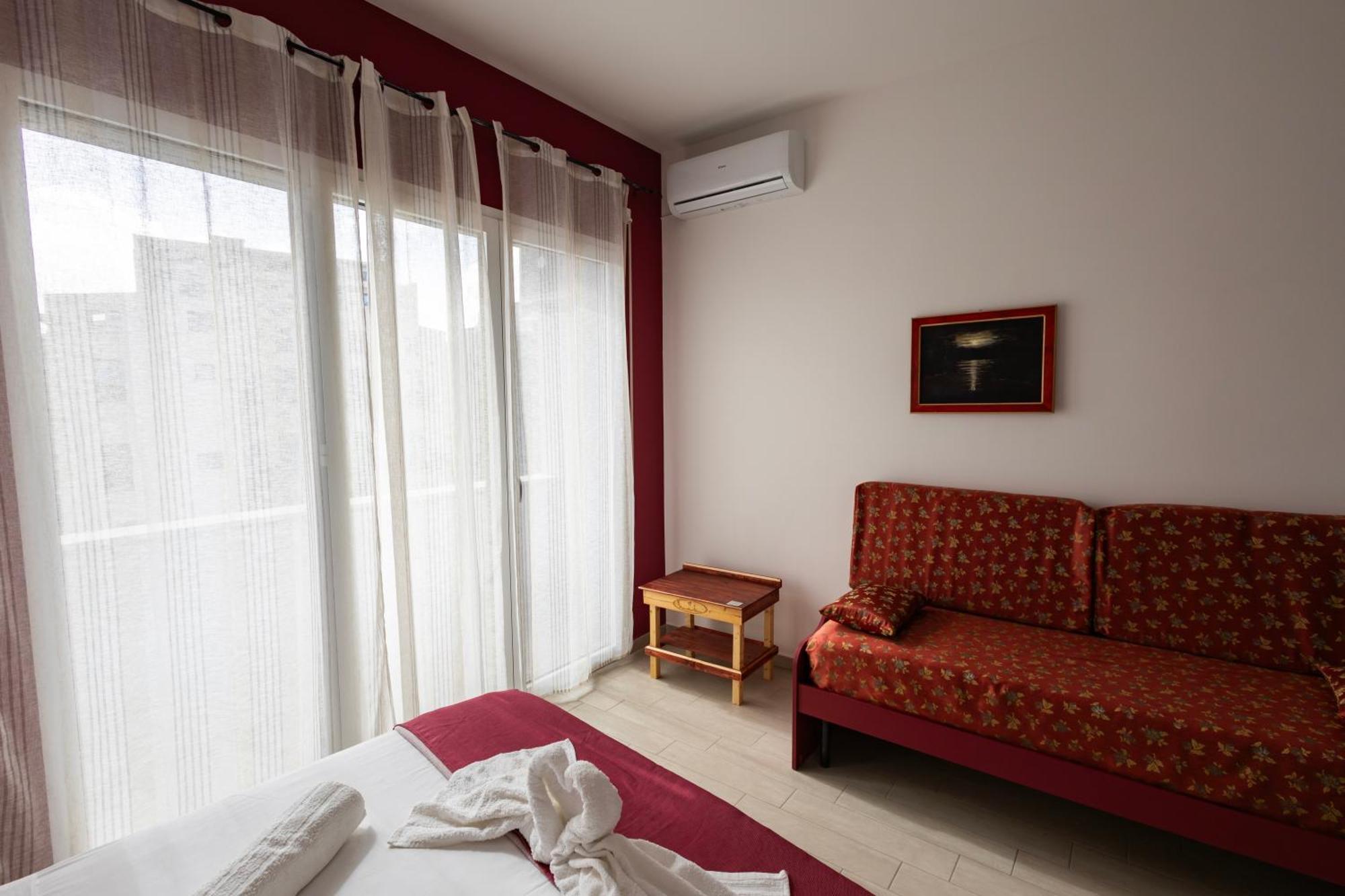 Palermonamour Art Gallery Suite Bagian luar foto
